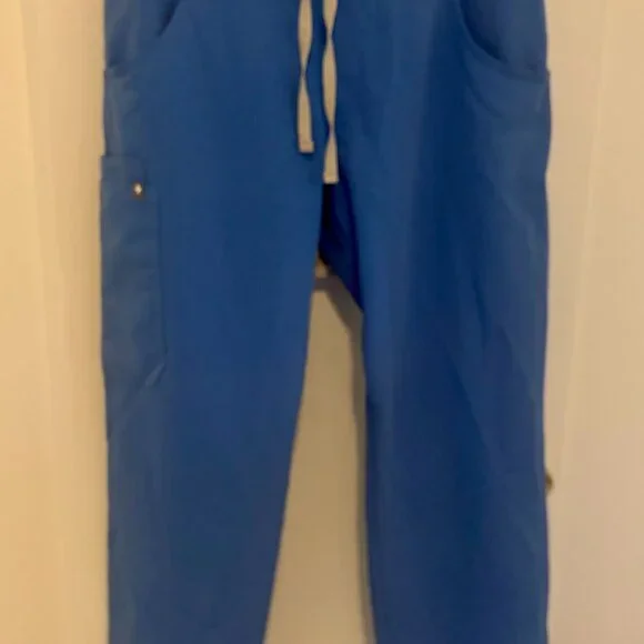 FIGS Kade Cargo Scrub Pants in Blue (M) - Picture 3 of 5